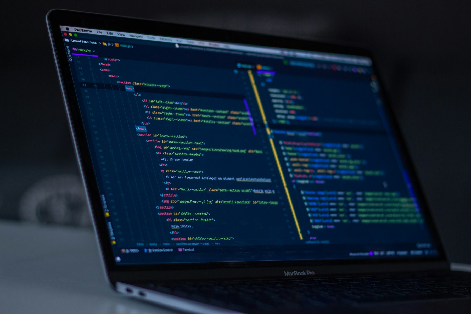 Code-editor met technische AI-workflow als visuele sfeer voor de AI-codeerworkshop
