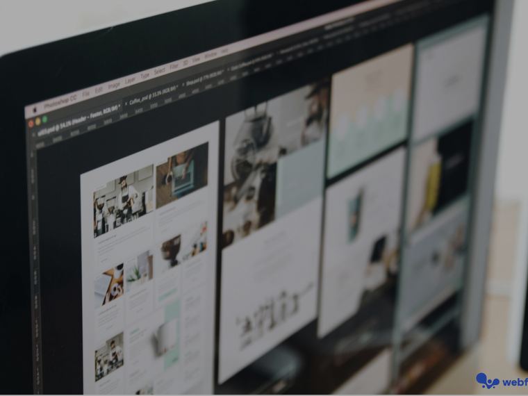 Beeldscherm met verschillende webpagina-ontwerpen naast elkaar